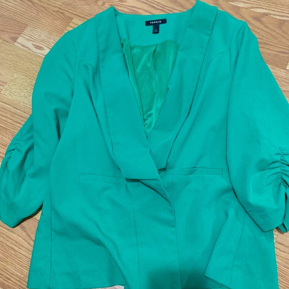 Women’s blazer in a pretty turquoise color!